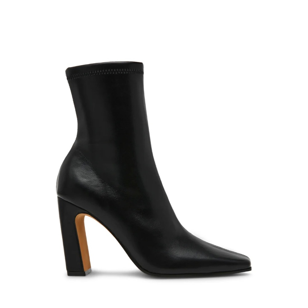 Steve Madden Vinka Ankle Boot